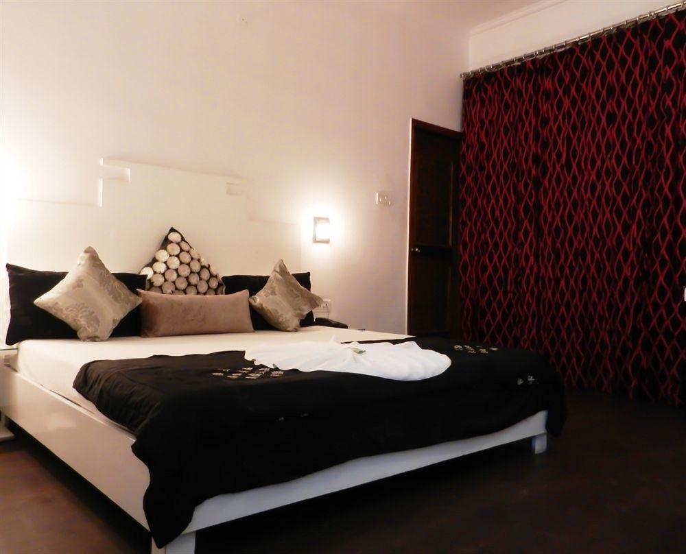 Fabhotel Prime Sarin Inn Heritage Varanasi Exterior photo