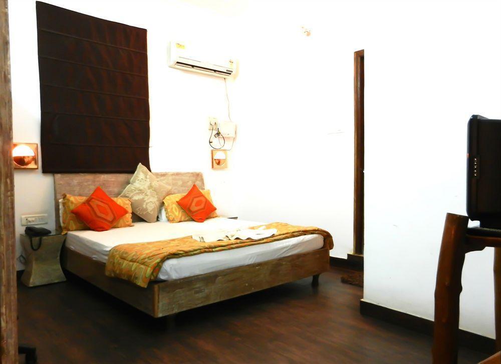 Fabhotel Prime Sarin Inn Heritage Varanasi Exterior photo