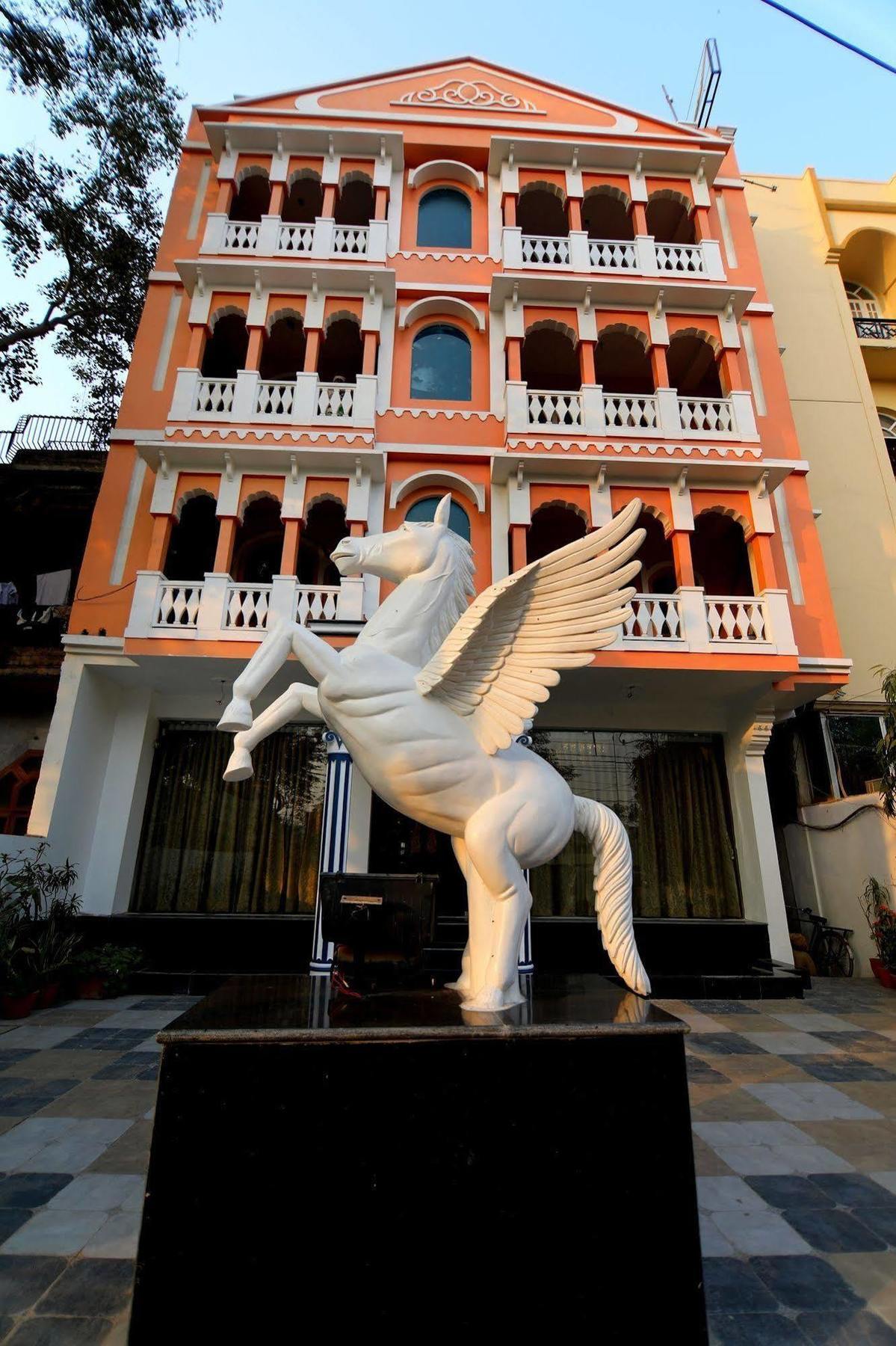 Fabhotel Prime Sarin Inn Heritage Varanasi Exterior photo